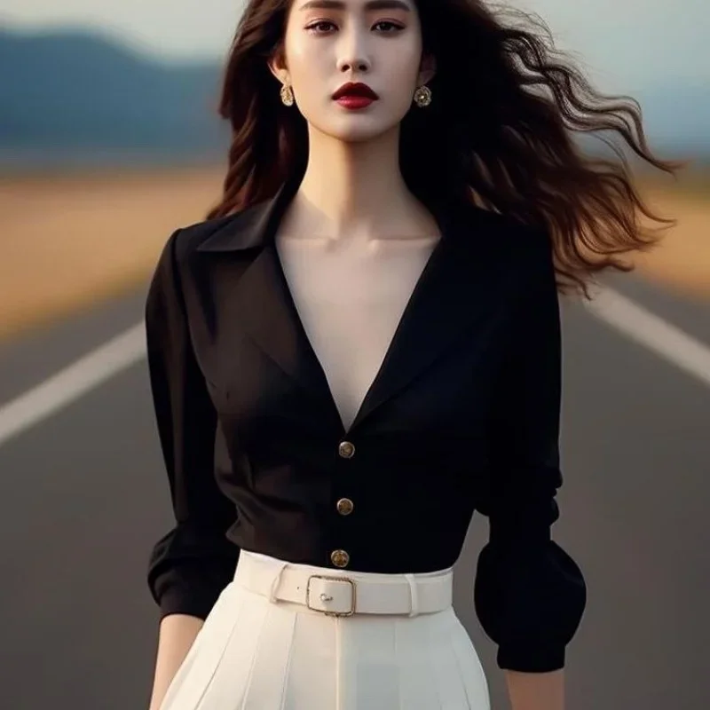 Nuova camicia francese in raso di fascia alta da donna primavera sexy scollo a V profondo manica a lanterna camicetta moda tinta unita top da donna da ufficio