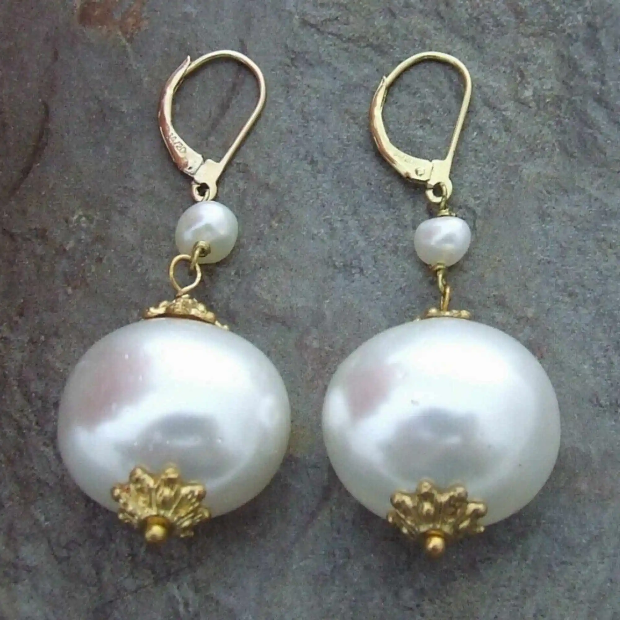 

Fashion white round Sea Shell Pearl gold earrings Jewelry VALENTINE'S DAY Party