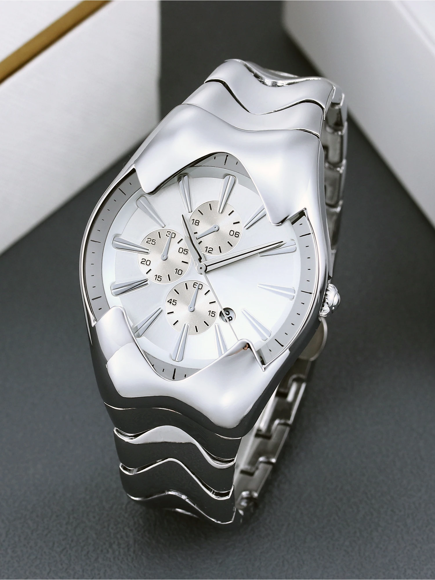 

2626 Fashion Y2K Quartz Watch Futuristic Case Wavy Stainless Steel Band Chronograph Date Luxury Business Casual Waterproof watch