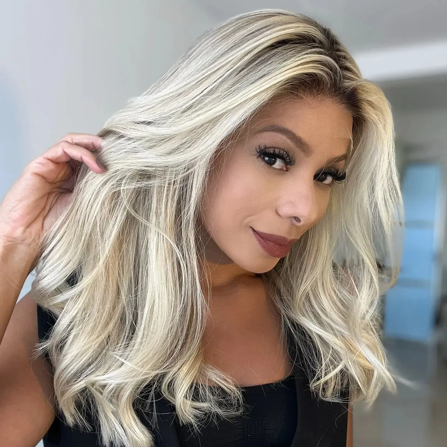 

Women's Wig 18Inch Creamy Blonde Shadow Roots Daily Party Cosplay Wigs Medium Length Mix Color Slightly Wave High Quality Wigs