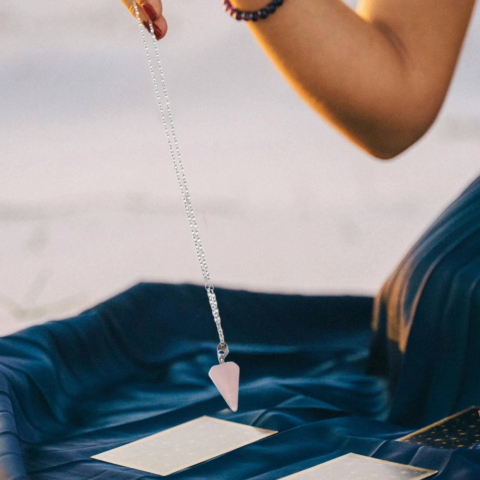 1 مجموعة من لوحة البندول الخشبية للعرافة منحوتة براعة ديكور المنزل التأمل زخرفة البندول الإجابة مجلس لعبة جديدة #2