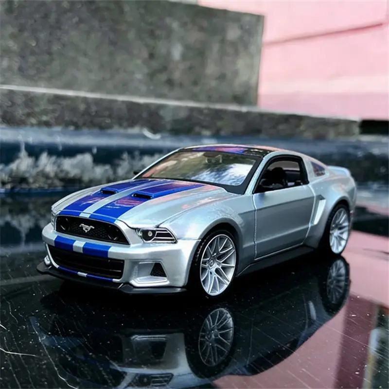 

Maisto 1:24 Ford Mustang Street Racer 2014, модель спортивного автомобиля из сплава, литая металлическая гоночная машина, имитационная модель автомобиля, подарки для детей
