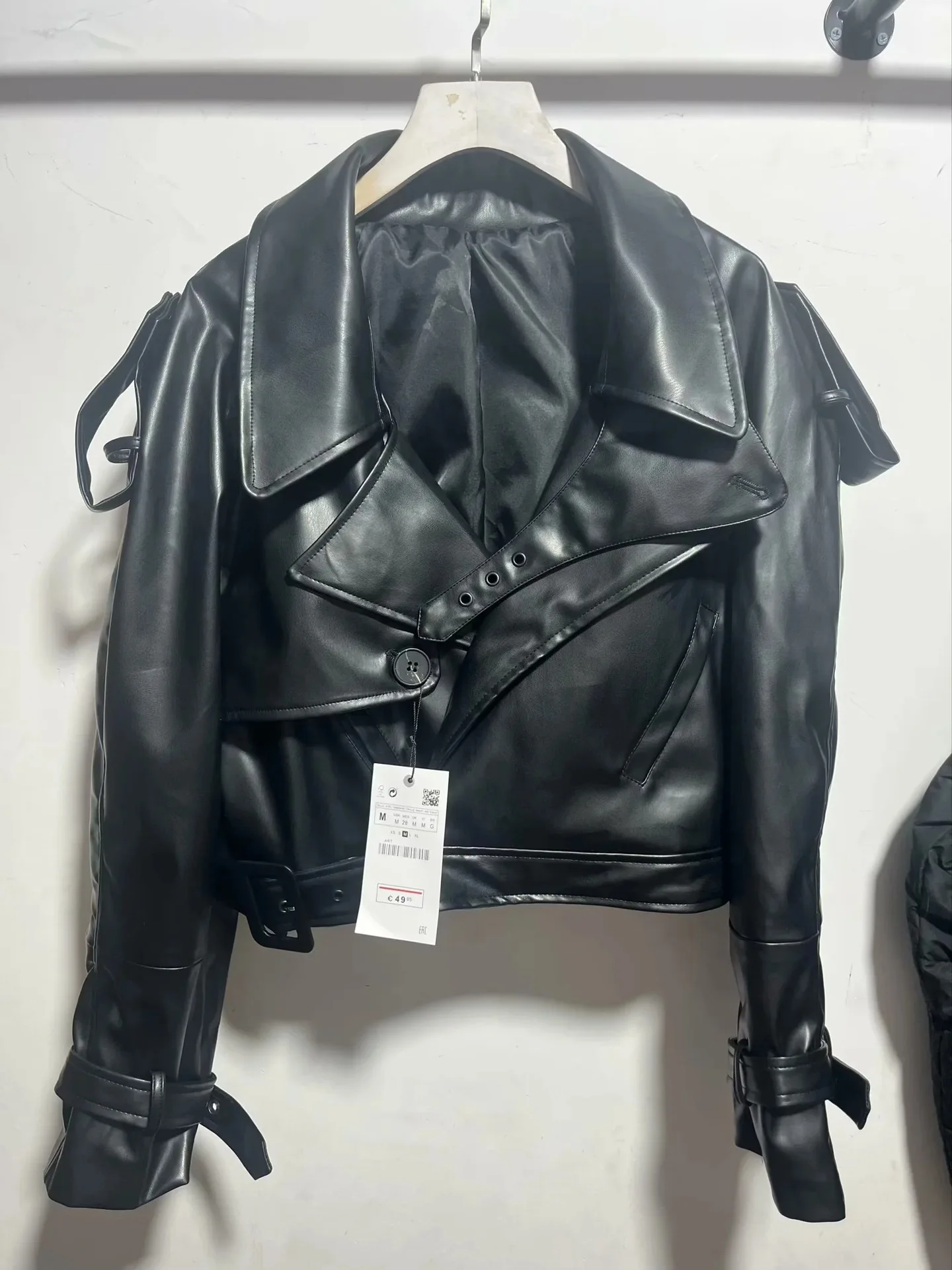 Retro PU Leather Coats Women Turn-down Collar Epaulet Faux Leather Jacket Autumn Winter Jackets Outerwear Overcoats Clothing