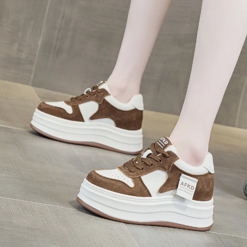 Board shoes 2026 Spring and Autumn new style sponge sole height increasing soft sole casual board shoes