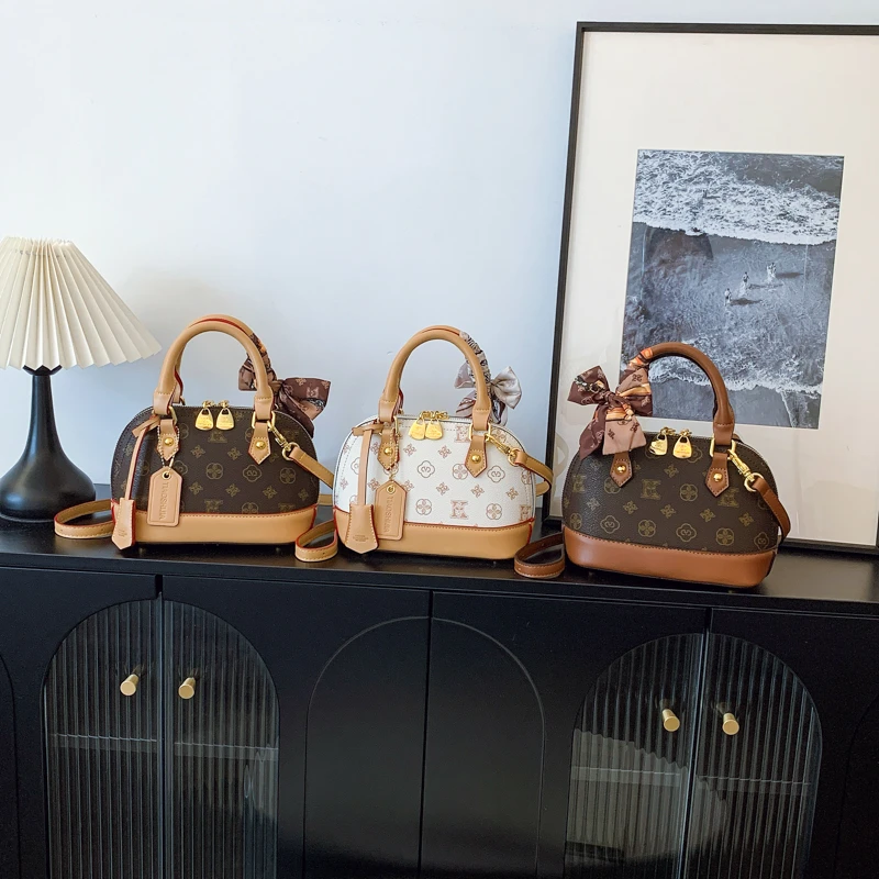 

Fashionable Leather Crossbody Bag For Women Elegant Shoulder Bag Luxury Designer Tote Vintage Style