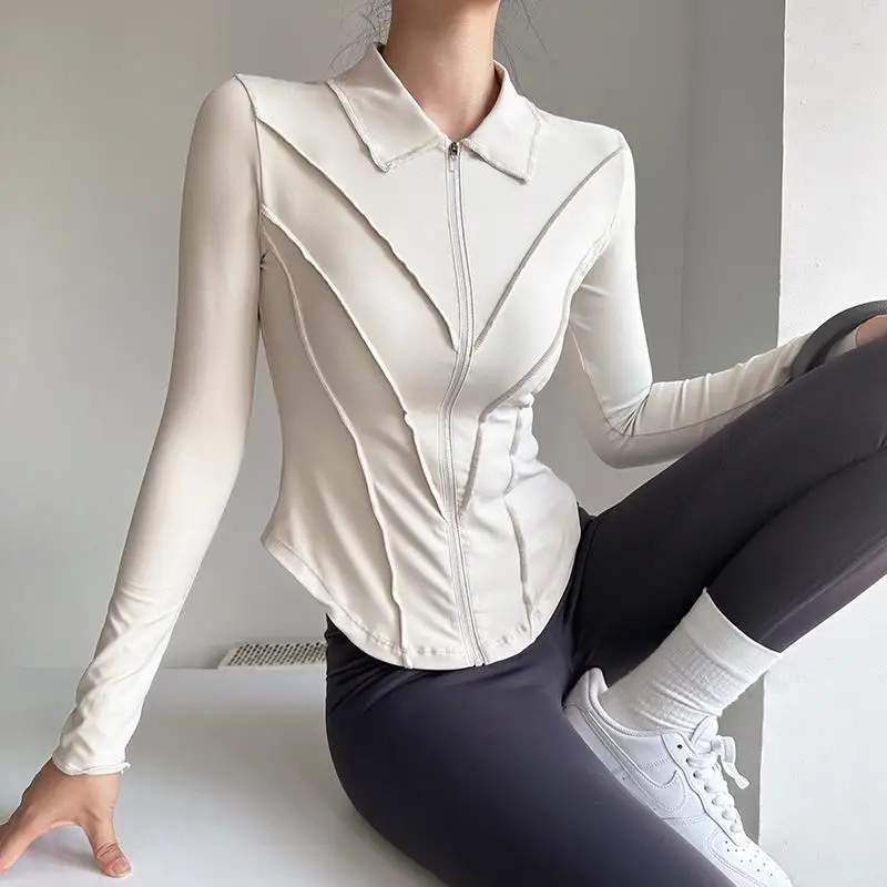 レディース ヨガ フィットネス ランニング ジャケット 襟付きステッチデザイン スポーツトップ 通気性ナイロン UPF+ 日焼け防止 取り外し可能なフード