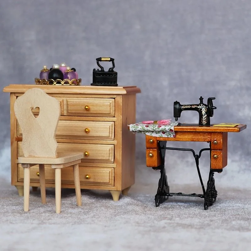 1:12 Dollhouse Decor Vintage Miniature Furniture Wooden Sewing Machine for Dolls House Toys