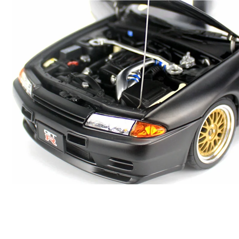 Auto-art 1:18 Niss-an GTR R32 Sky-line V-Spec II Alloy Simulation Model Car