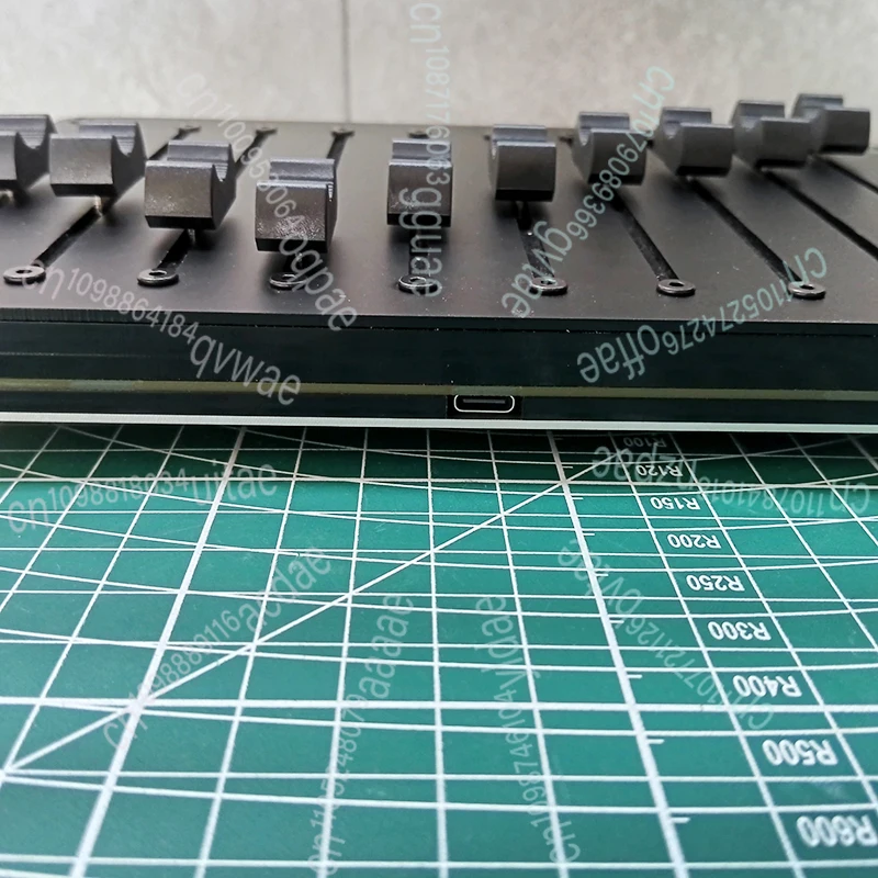 Customizable CC information 10-way fader Fader USB interface MIDI controller for music host software