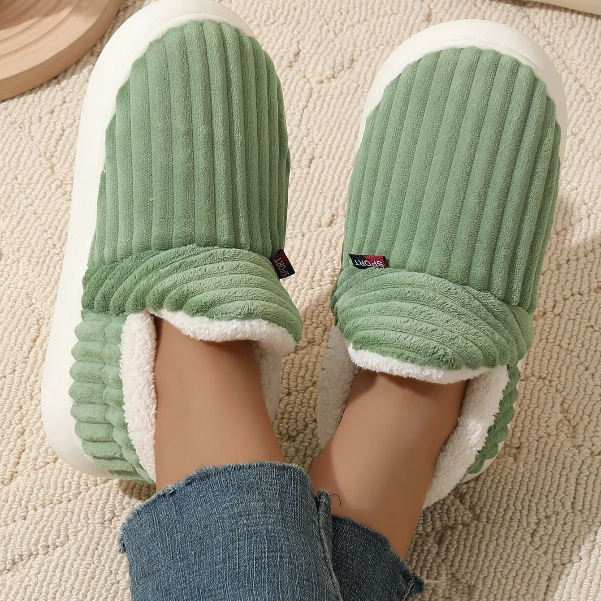 New Warm Short Plush Cotton Shoes Winter Women Cotton Shoes Platform Fur Nonslip Lady Shoes Comfort Casual House Men Shoes 2025