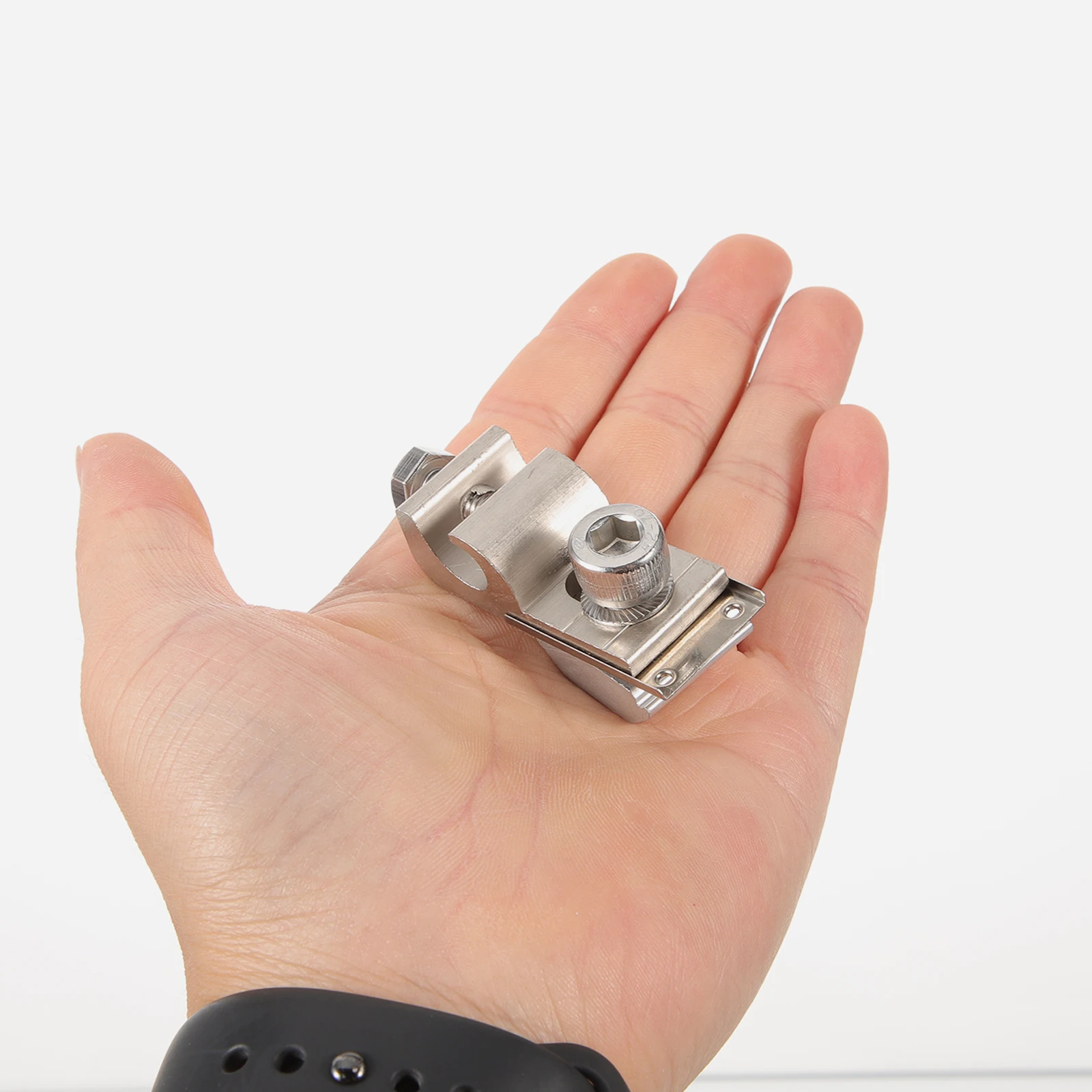 

2Pcs Grounding Bonding Clip Reliable Solar Ground Lug Clamp for Cable Management Weather Resistant Fixing Grounding Clamp