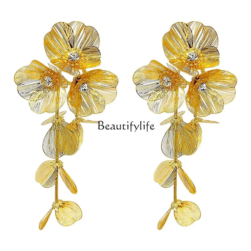 

European and American exaggerated diamond-set flower earrings, unique design sense, personalized petal earrings