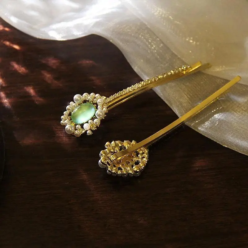 Emerald Green Pearl Hair Clips 2Pcs Metal Vintage Korean Style Chic Hair Decor for Women Girls Bridal Makeup Use