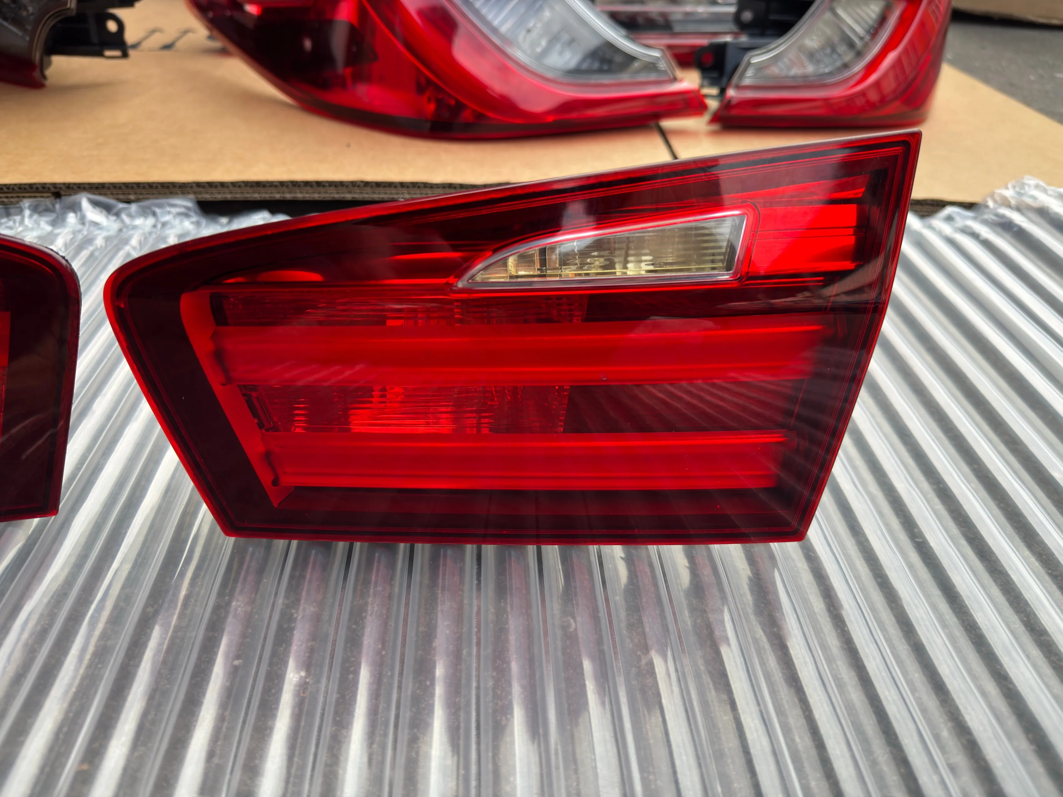 Fit For BMW 5 Series F11 Taillights 2010-2013 BMW F11 Rear Lights OEM 63217203227 63217203228 F11 Touring Taillight EU Version