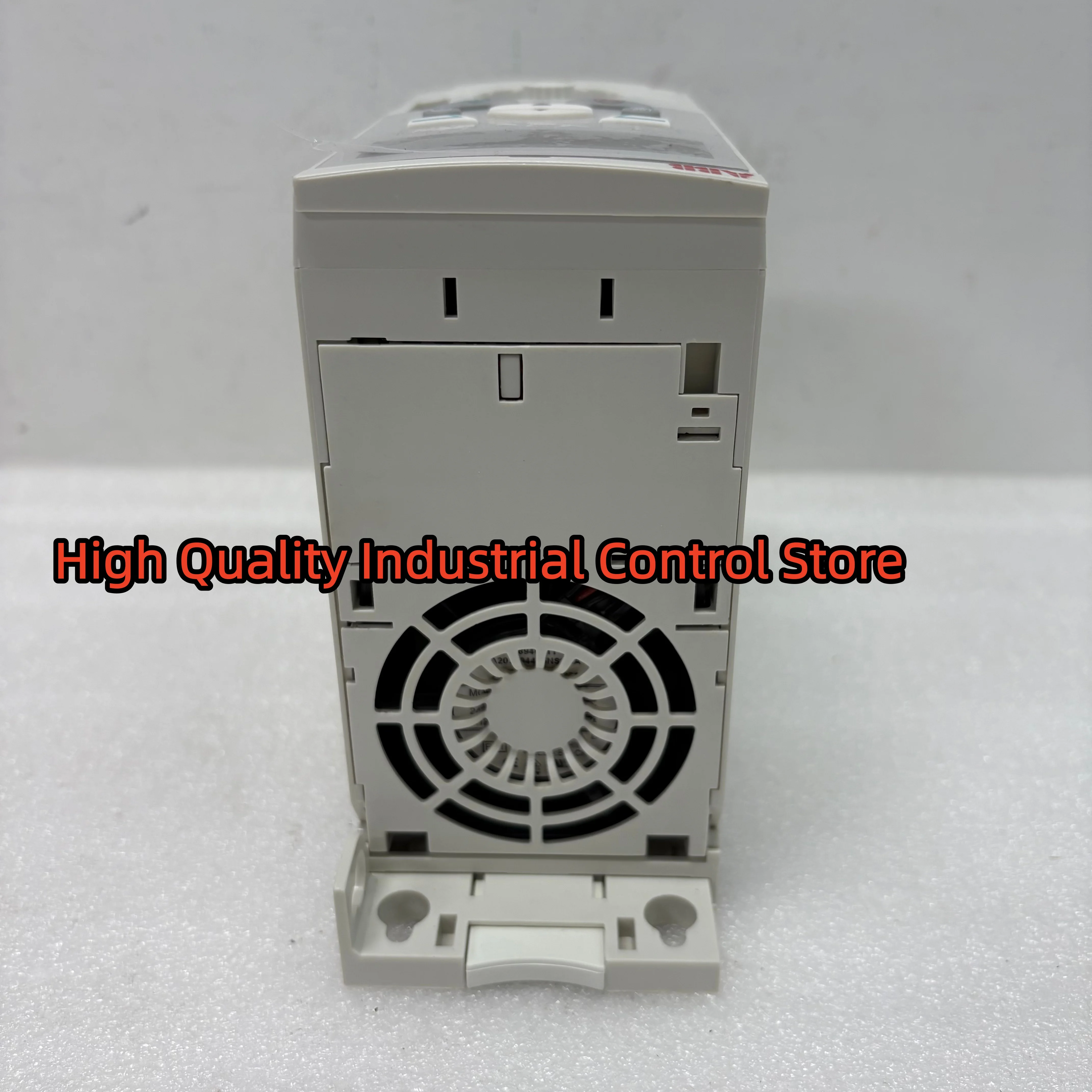 새로운 오리지널 ACS150-03E-03A3-4 주파수 변환기