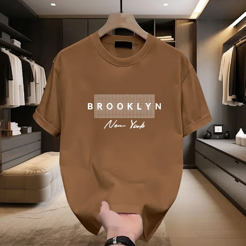 تي شيرت رجالي قطني بأكمام قصيرة على الموضة لصيف 2025 برقبة دائرية وأحرف فضفاضة مطبوعة فتل الرطوبة والتعرق