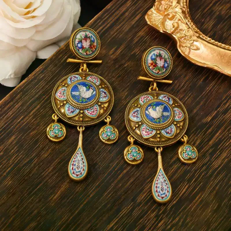 Retro Court-Style Rattle Earrings Medieval Ethnic Vintage Travel Peace Dove Design Fashion Jewelry Accessory view 3