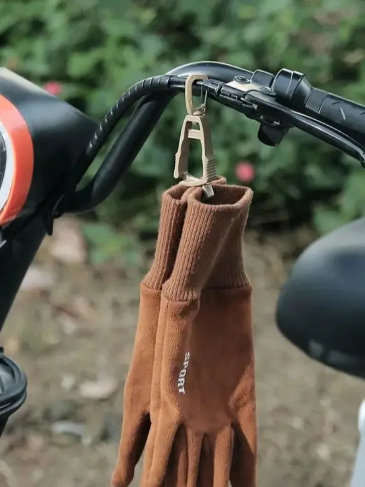 

Heavy Duty Keychain Holder Clip Industrial Outdoor Multi-Use Hook with Carabiner Compact Plastic Glove Holder for Safety Gear