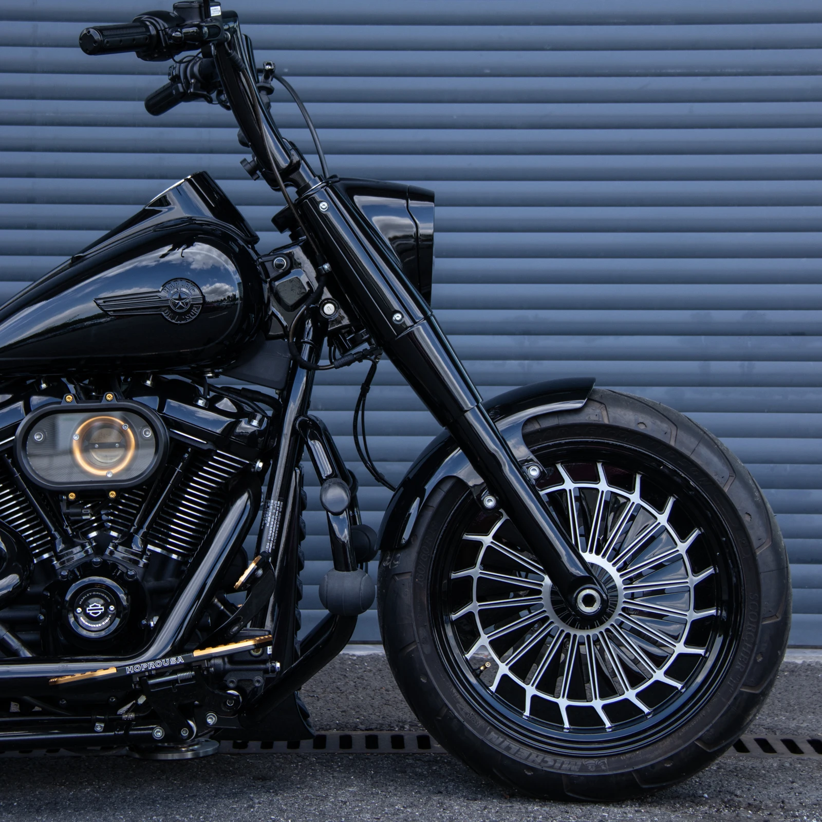 

STLF 18Inch Front Bike Fender Short Wheels Rims Gloss Black Metal Fenders for '18-later Haley Softail Fat Boy