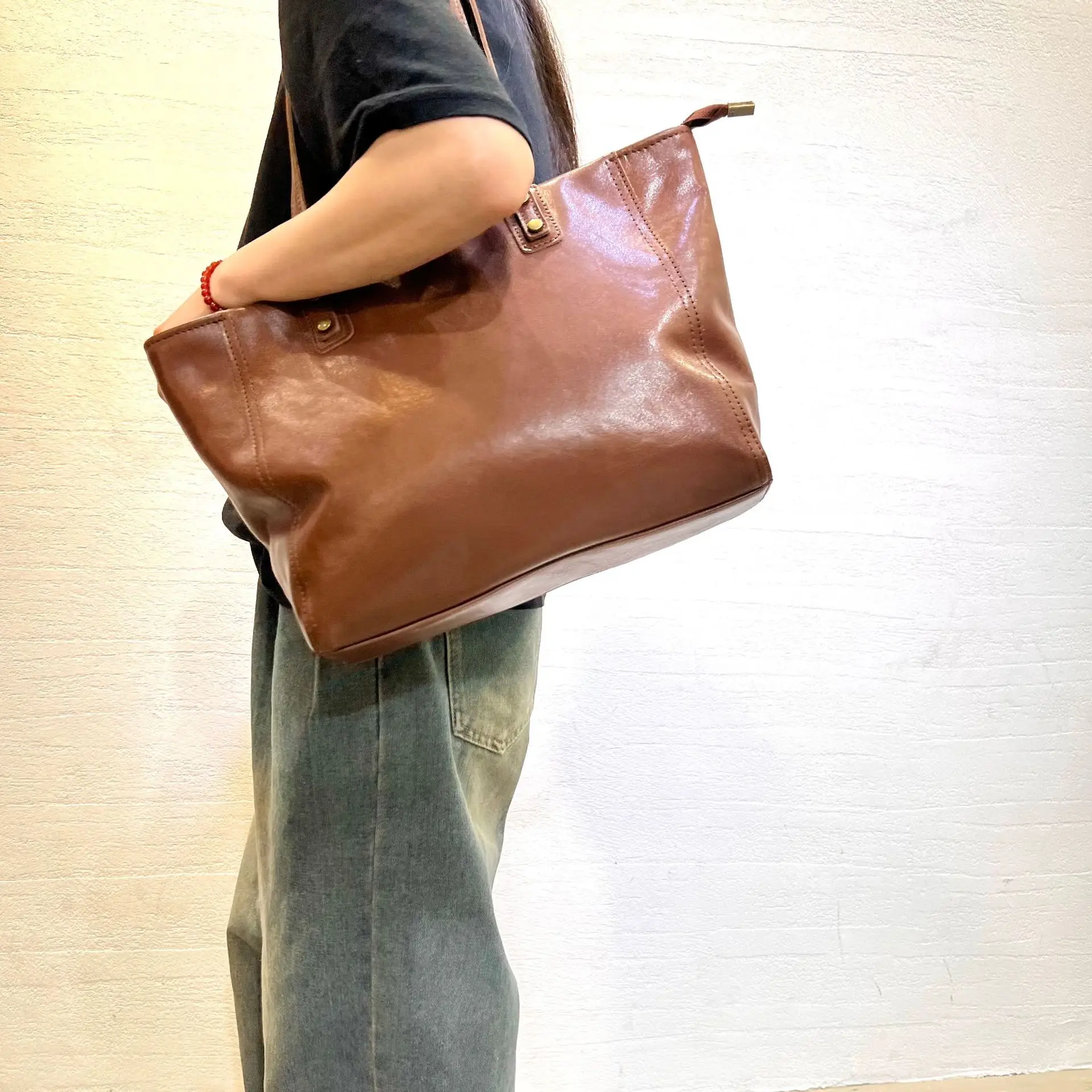 

Vintage Leather Shoulder Bag for Women, Cowhide Top Grain Tote Bag for Work and Fashion