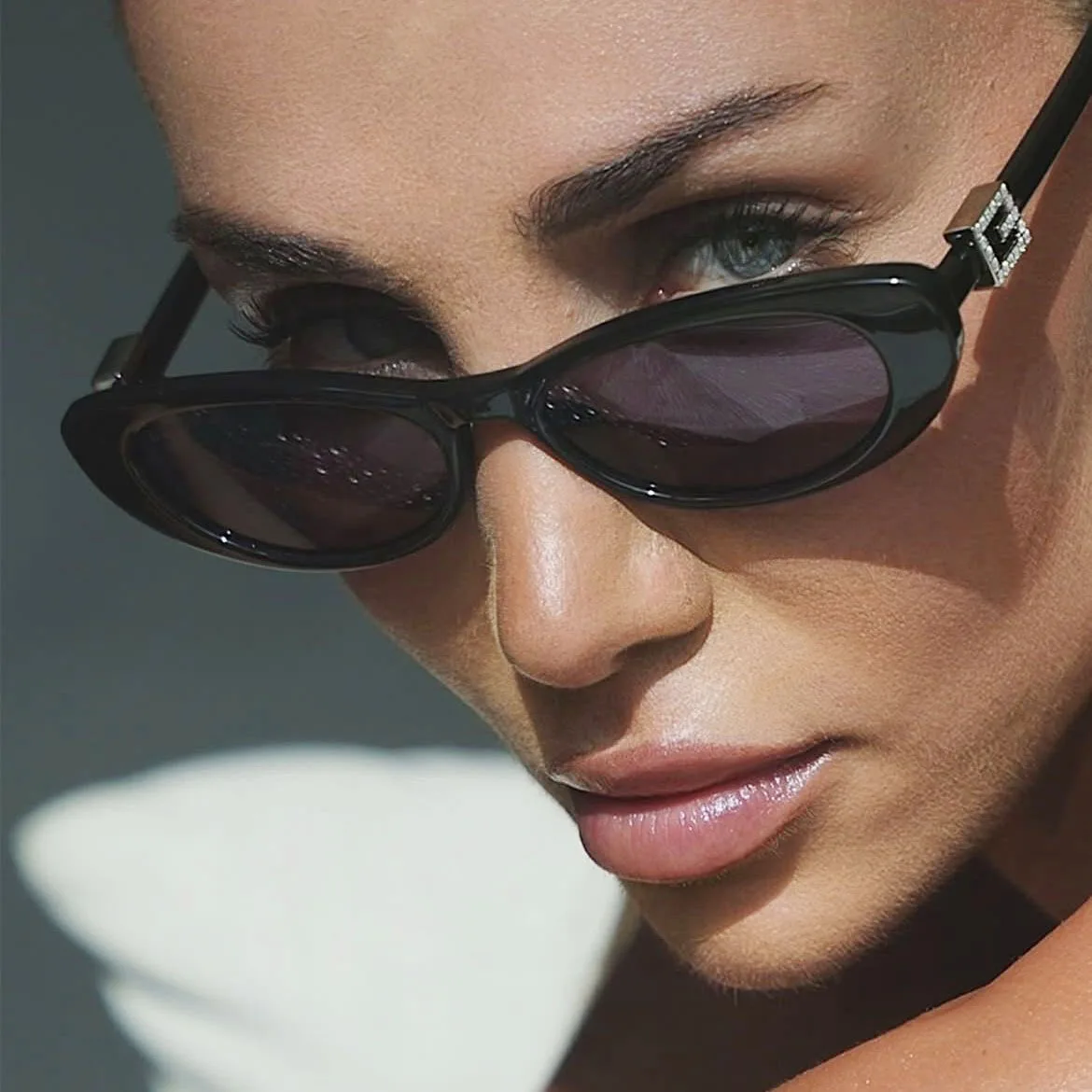 

Simple Oval Sunglasses Retro and High-end Small-frame Sunglasses Sun Protection and UV Protection Sunglasses for Ladies