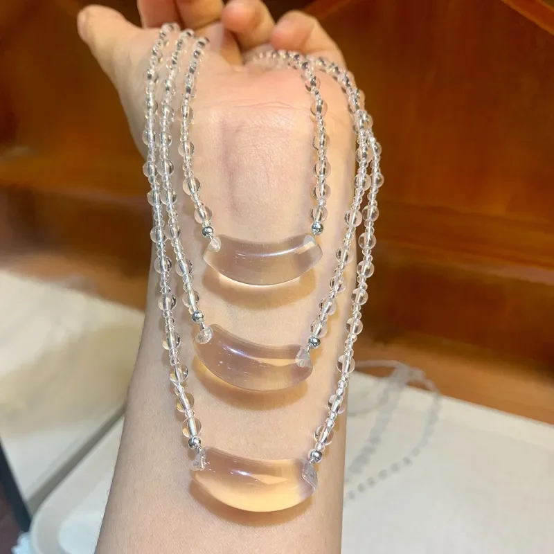 White crystal elbow necklace, cold and transparent white crystal crescent moon pendant necklace, simple and gentle