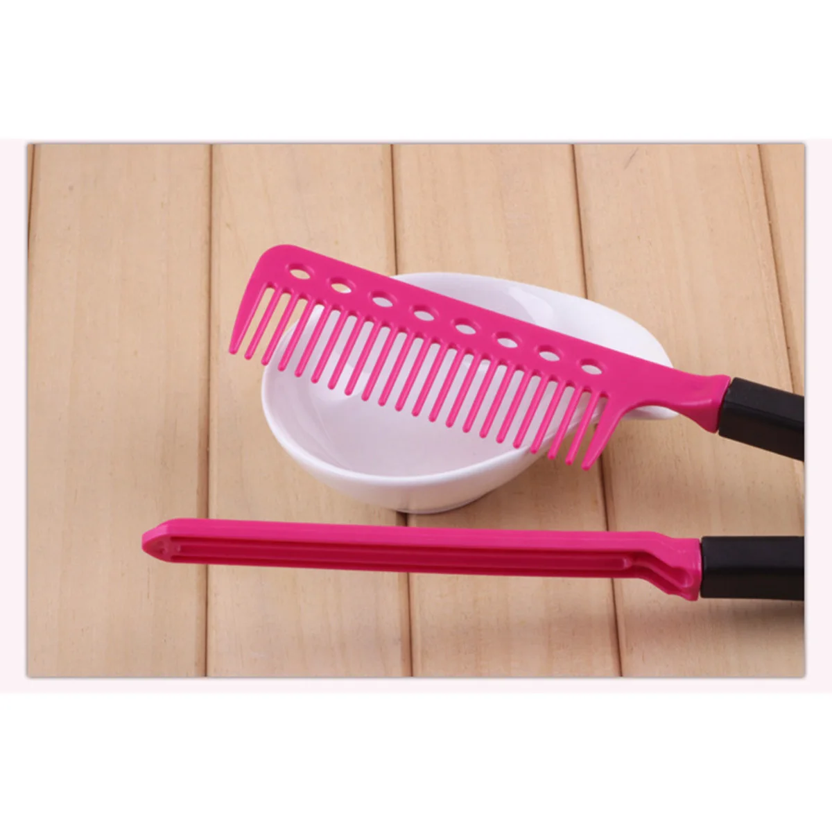 

V Shape Folding Hairbrush Hair Straightener Comb Red Portable Salon Hairdresser Detangle Shine Styling Tool Brush