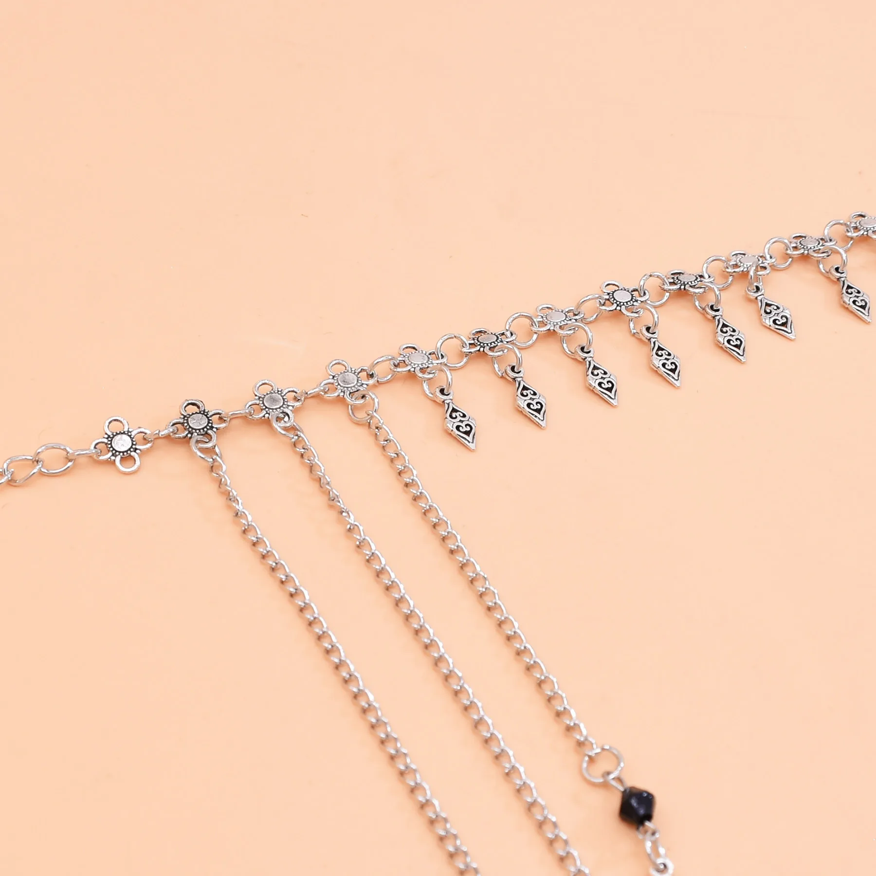 Retro Silvery Alloy Hollow Moon Pendant Forehead Headpiece for Women Boho Ethnic Indian Kurdish Gypsy Hair Accessories Jewelry