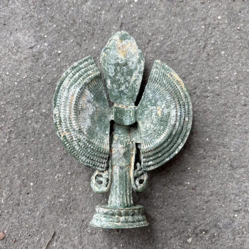 Brass Patina Carved Thousand-Armed Avalokiteshvara Buddha Statue Ornament, Tibetan Tantric Worship Item for Attracting Wealth an
