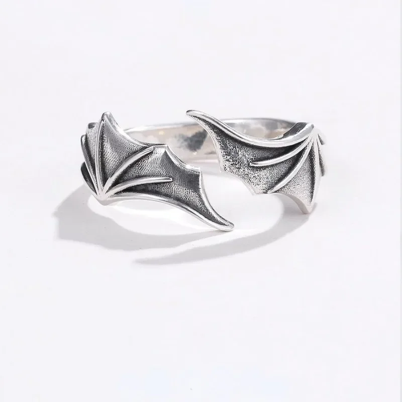 

Мужские и женские ювелирные изделия из серебра 925 пробы