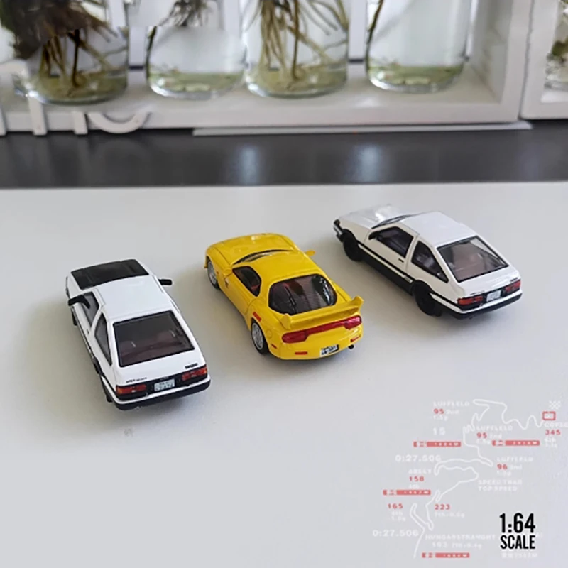 다이캐스트 1:64 스케일 AE86 RX-7 시뮬레이션 합금 자동차 모델 정적 디스플레이 소장품 장난감 선물 기념품 장식 장식품