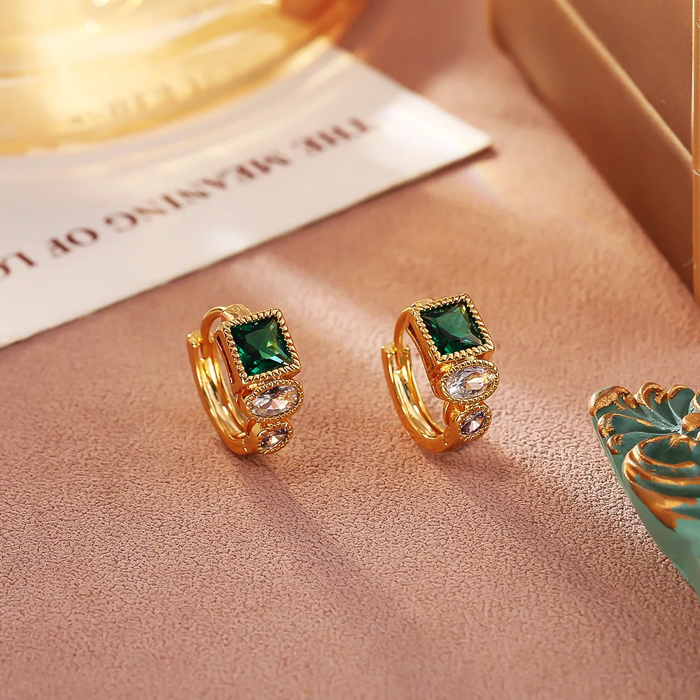 

High-end retro zircon earrings, niche design, exquisite, fashionable and versatile earrings, elegant commuter earrings