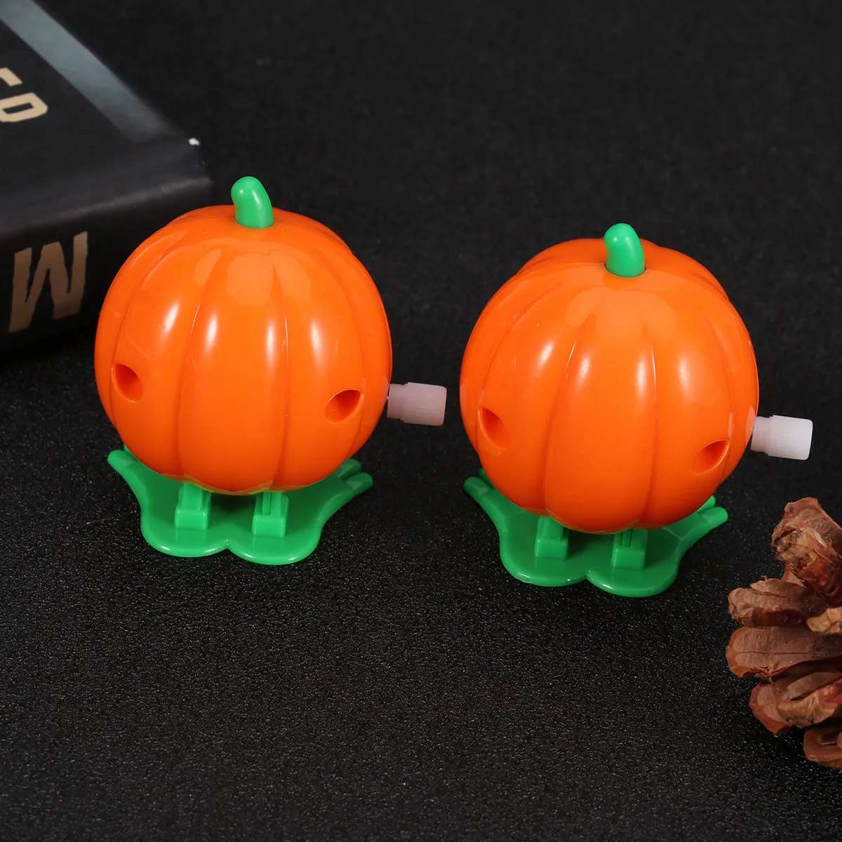 2-pecas-de-brinquedos-de-corda-de-abobora-de-halloween-com-movimento-de-salto-para-diversao-infantil-lembrancinhas-de-festa-e-aderecos-com-tema-de-terror-alegre