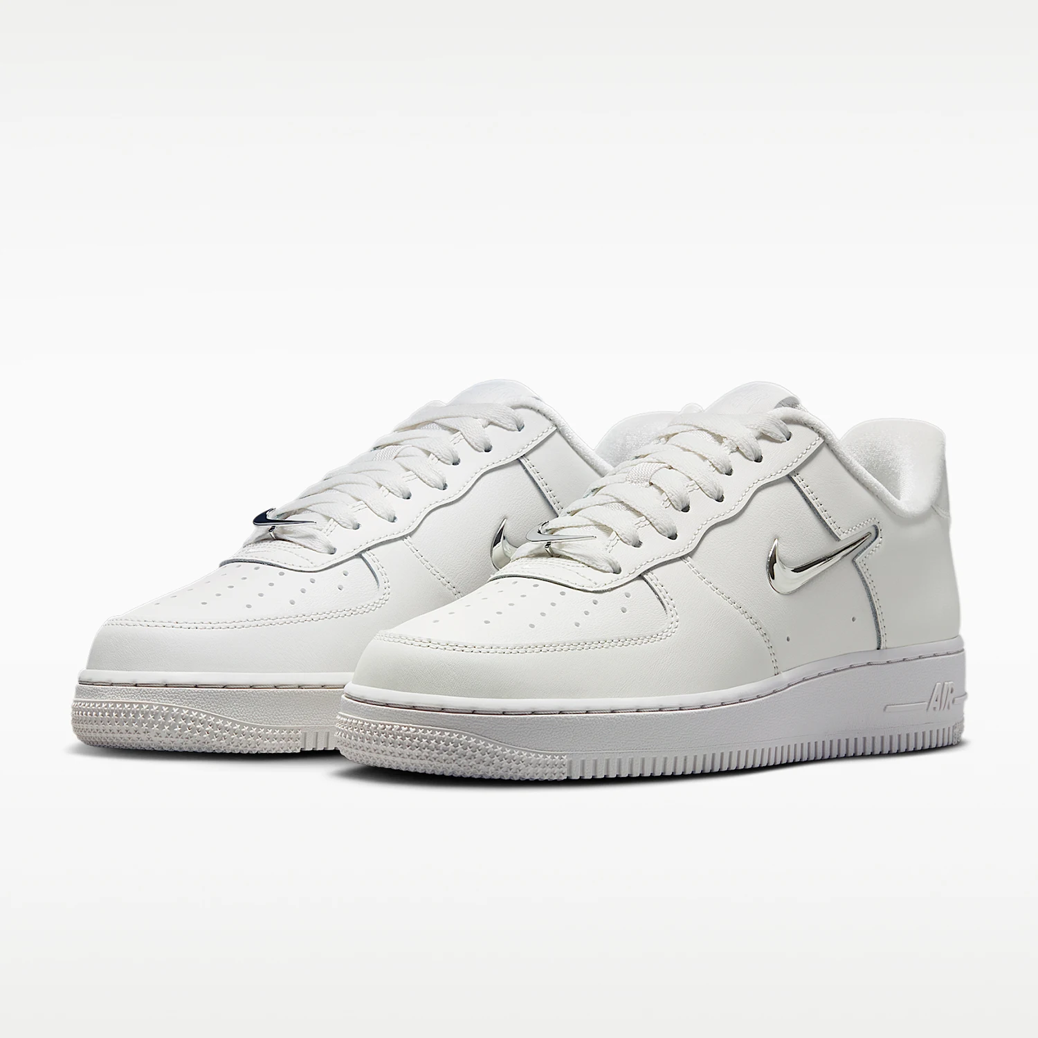 Оригинальные женские классические нескользящие кроссовки Nike Air Force 1 на шнуровке IU7558-030