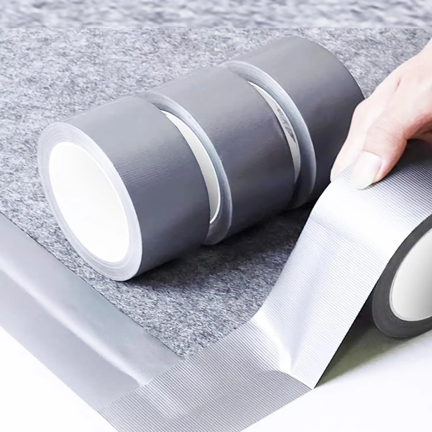 ダクトテープ ヘビーデューティー 防水 シルバー、強力な粘着性 ダクトテープ 残留物なし 大量 家庭用、DIY、屋外修理 手で切れる