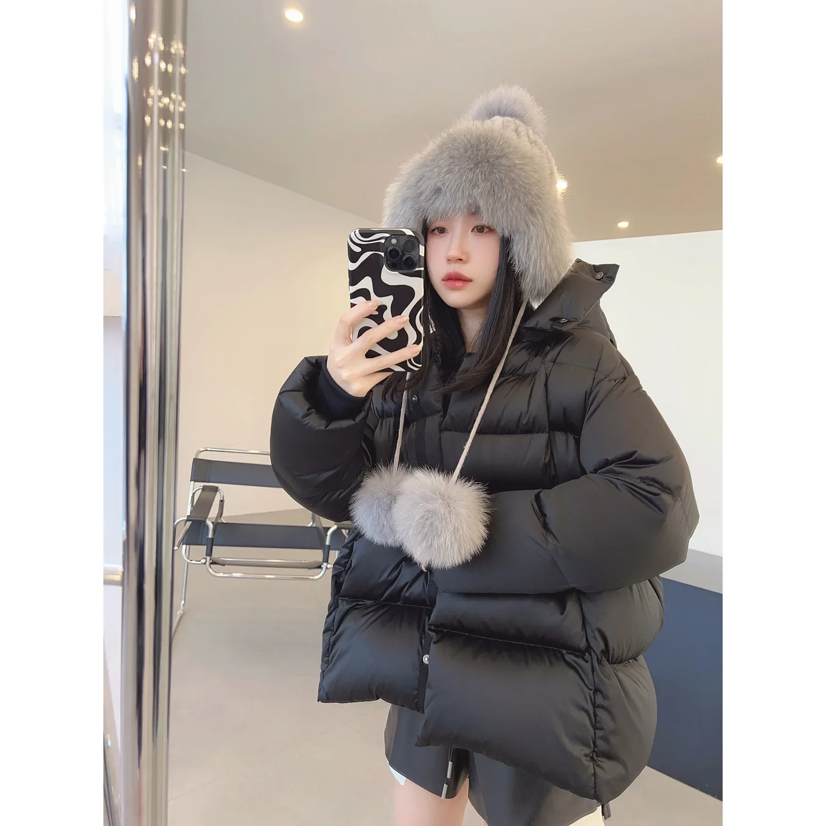 Fashionable Winter New 90% White Goose Down Women\'s Down Coat Short Soft Thickened Coat