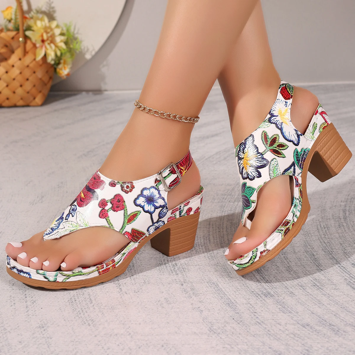 Sandały damskie 2024 Nowy trend Chunky Women Sandals Mid Heels Fashion Shoes Summer Brand Dress Pumps Casual Shoes Women Sandals