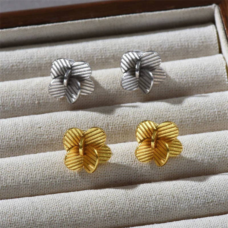 

French Vintage Butterfly Flower Shaped Earrings for Women Unique Fashion Design Exquisite All-match Accessories Jewelry