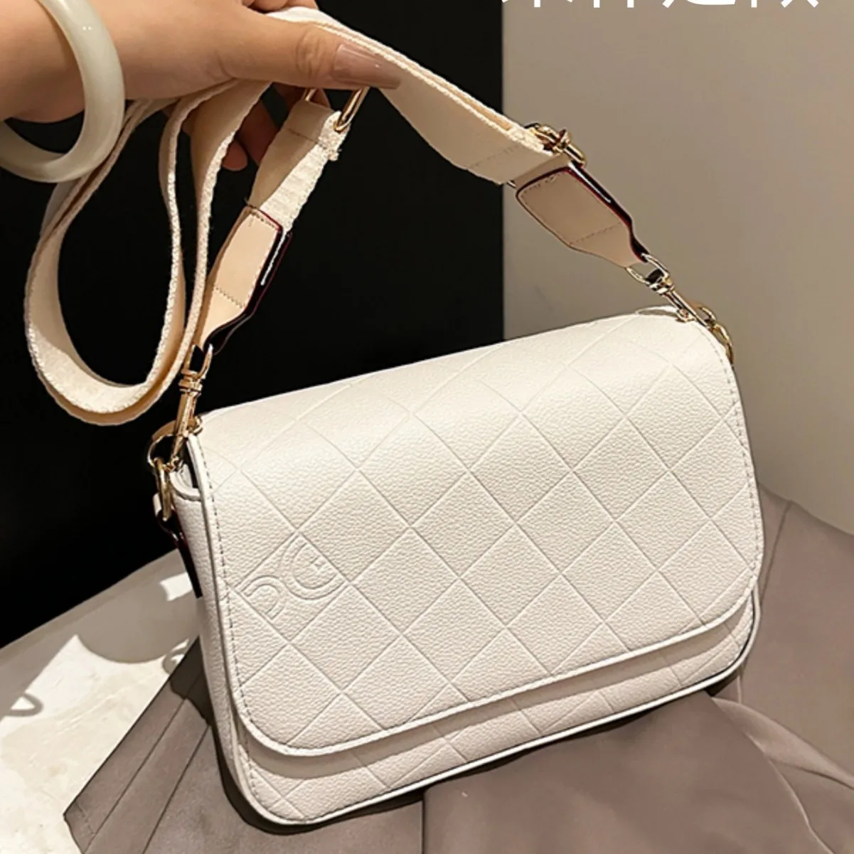 

2025 Новая роскошная маленькая квадратная сумка для женщин, сумка через плечо из натуральной кожи, модная сумка через плечо для активного отдыха