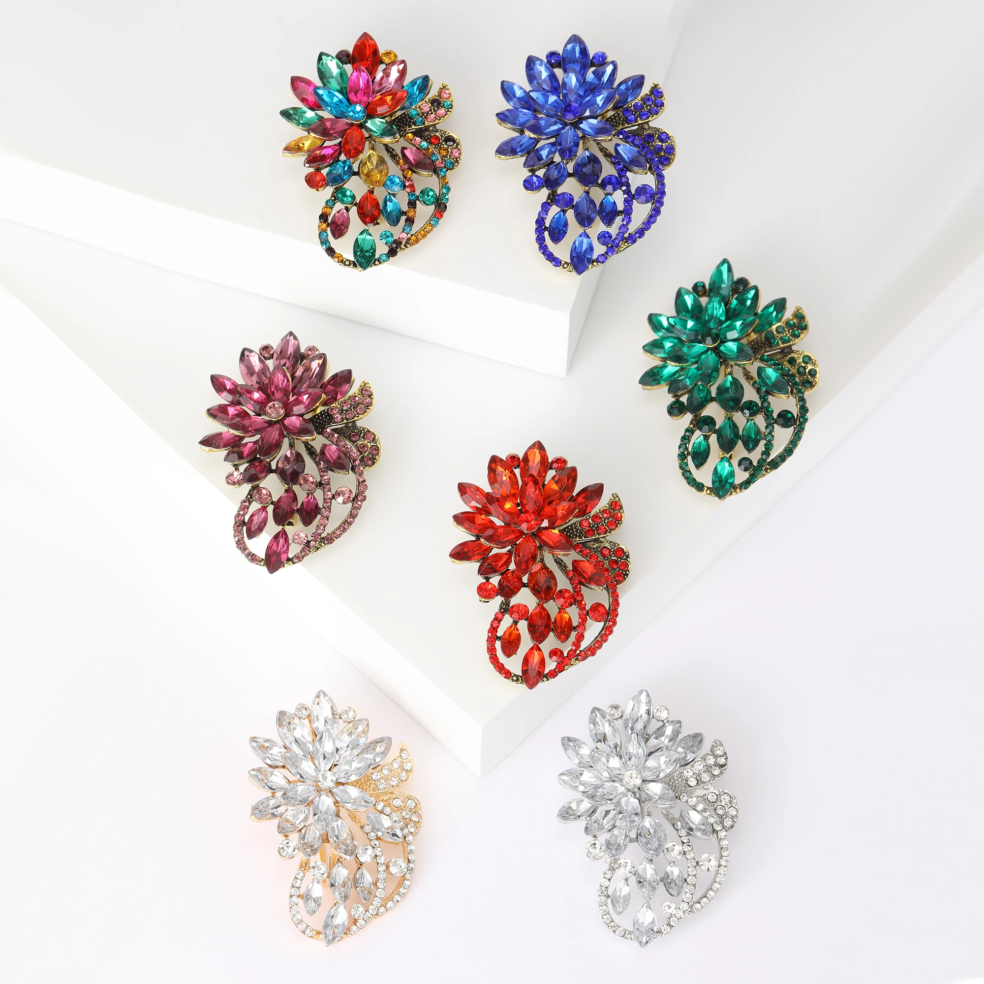 Rhinestone Flower Brooches for Women Unisex Trendy Multicolor Crystal Pins Banquet Party Backpack Gifts Jewelry Accessories