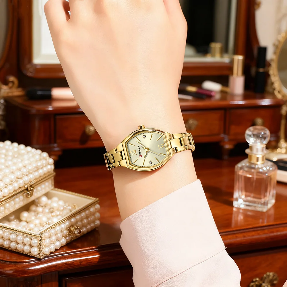 CURREN Vintage Style Tonneau Case Elegant Petite Quartz Watch for Women Luminous Hands with Stainless Steel Bracelet Lightweight