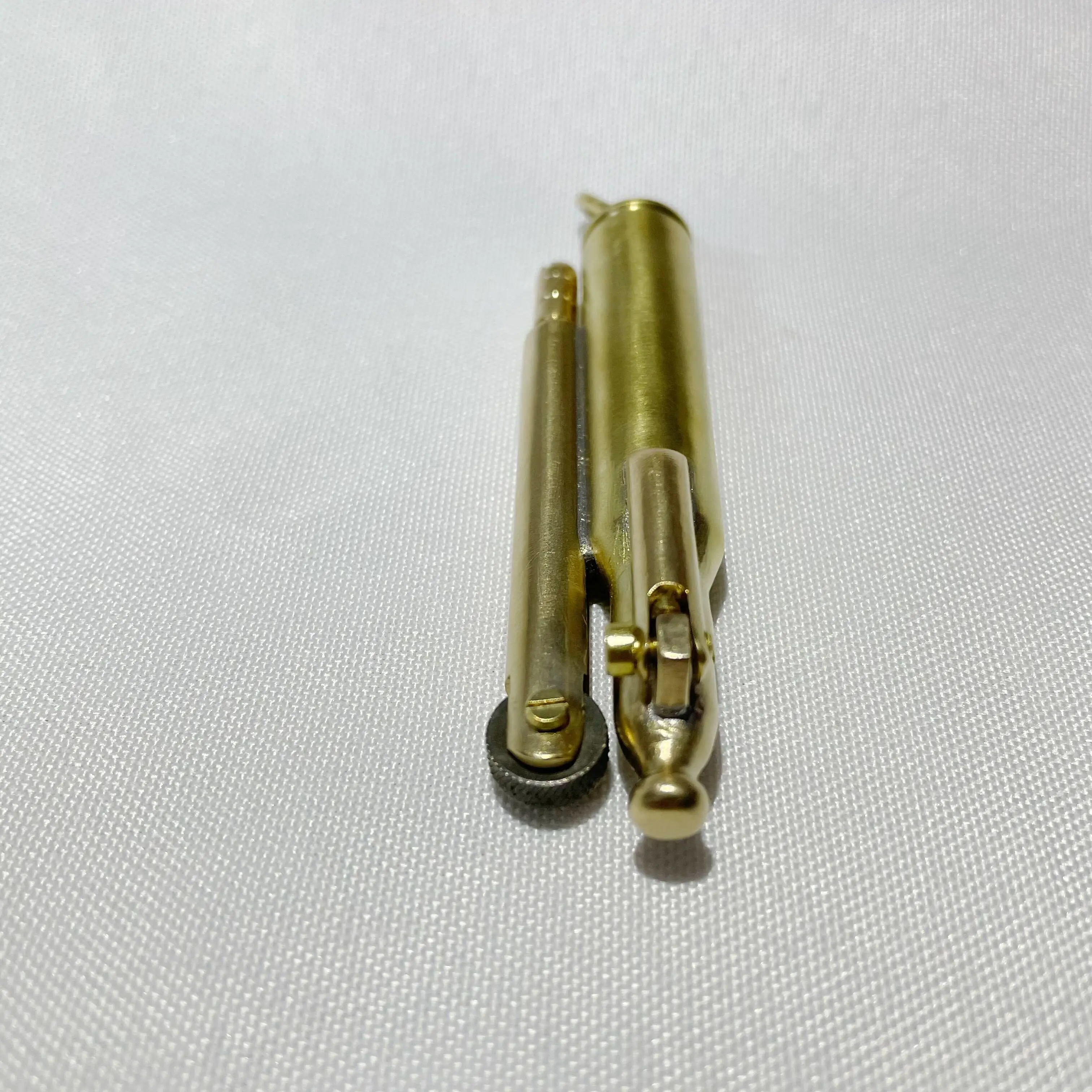 Portable Handcrafted Brass Lighter with Bullet Shell Design for Collection or Gift