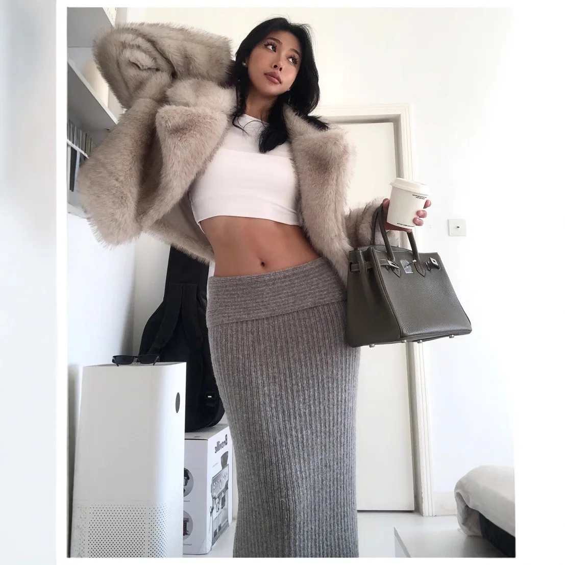 

Autumn Winter Women Mink Fur Jacket Short Gradient Lapel Collar Female Artificial Fur Coat Fluffy Loose Lady Faux Fox Fur Coat