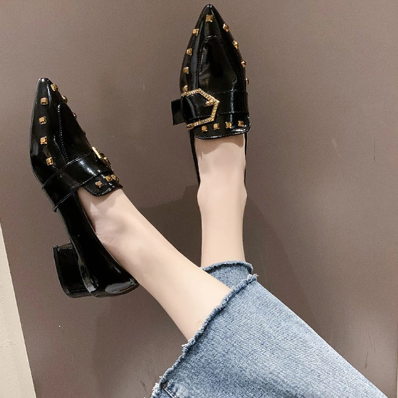 Women\'s Spring 2024 New Rivet Women\'s Pointed Toe Thick Heels Fashion British Style Loafer Female Slip on Shoes Zapatillas Mujer