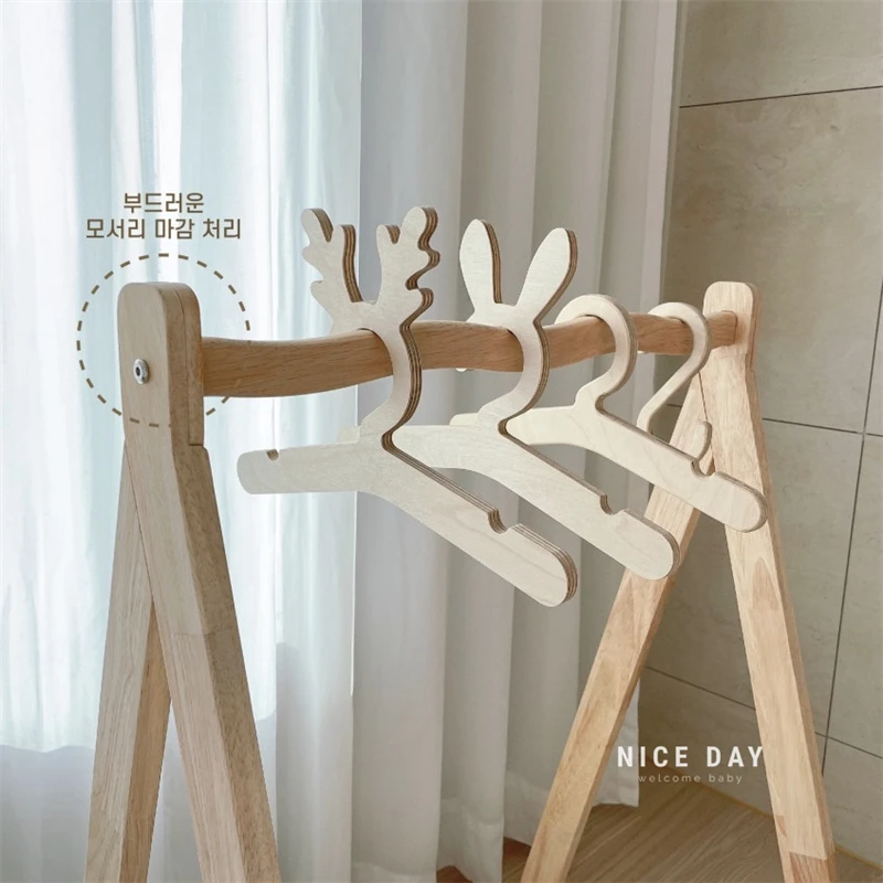 Korean INS Children's Room Solid Wood Clothes Hanger Floor to Floor Bedroom Clothes Hanger Easy Indoor  Clothes Hanger