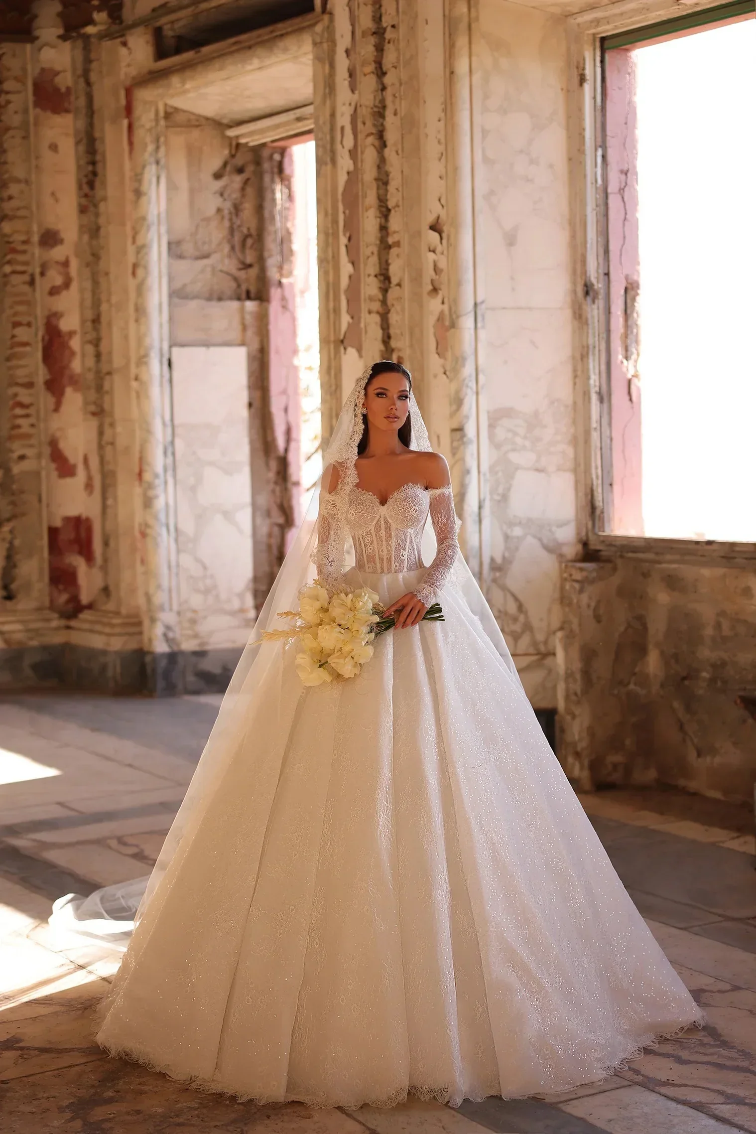 

Fashionable Shiny A-Line Chiffon Decal Women's Wedding Dress Sexy Sweetheart Off Shoulder Long Sleeved Bridal Gown Customized