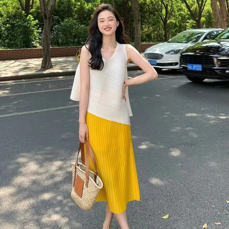 

Miyake Fold Summer Dopamine Sweet Women's Set Solid Color Loose Sleeveless Tank Top Elastic Stretchy Halter Skirt Vacation Beach