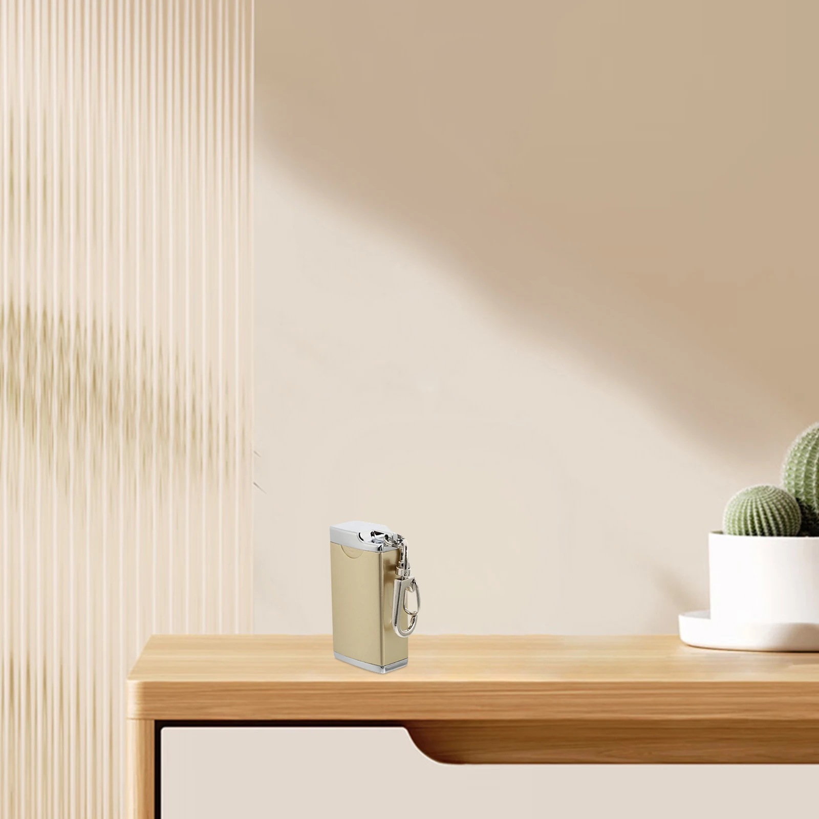 

Portable Metal Ashtray Keychain Golden Keyring Holder High Quality Reusable Eco Friendly Unique Design