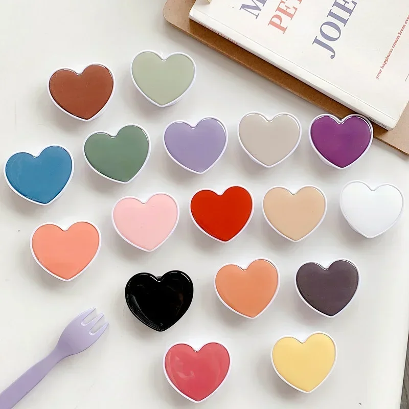 2024 Universal Heart Shaped Phone Socket Holder Finger Grip Bracket Support Telephone for IPhone 15 Samsung Pocket Socket Stand