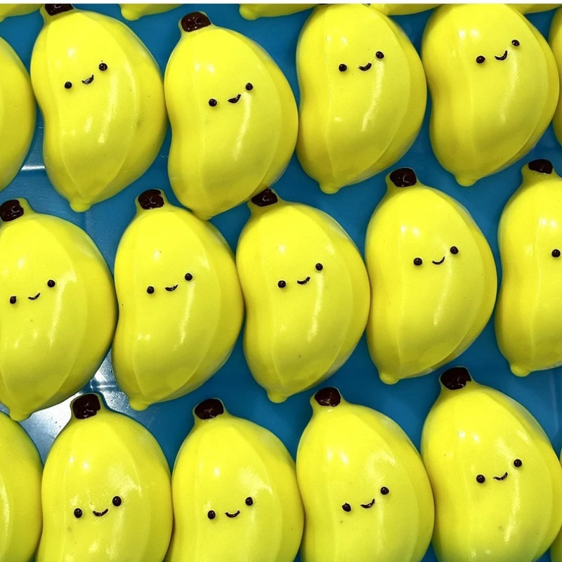 Giocattoli di banana in gomma morbida fatti a mano Giocattoli di compressione con clip per alimenti con rimbalzo lento per alleviare la pressione Giocattoli per regali di festa per bambini